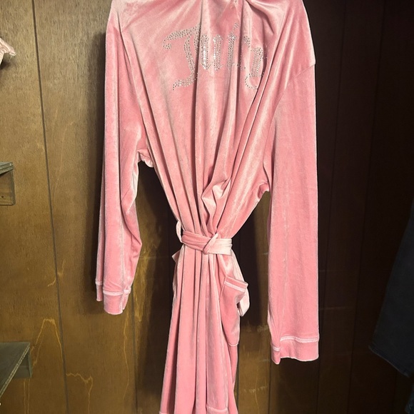Juicy Couture Soft Pink Lounge Robe - Picture 4 of 4